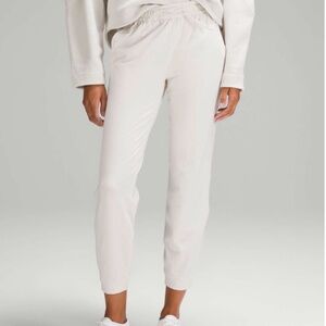 Lululemon Soft Jersey Classic-Fit Mid-Rise Jogger Heathered Bone-Size 8